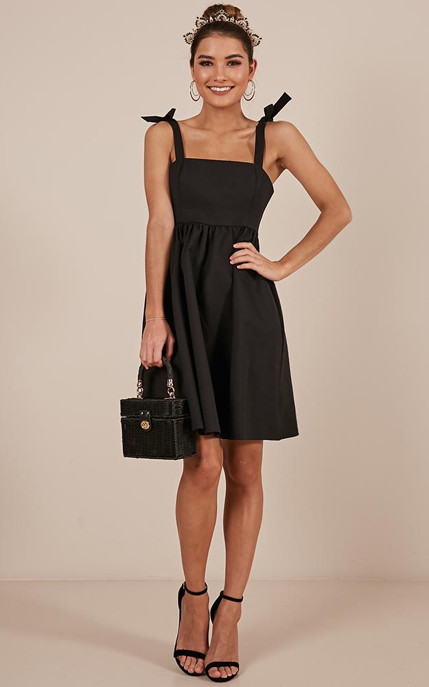 Get The Memo Dress In Black