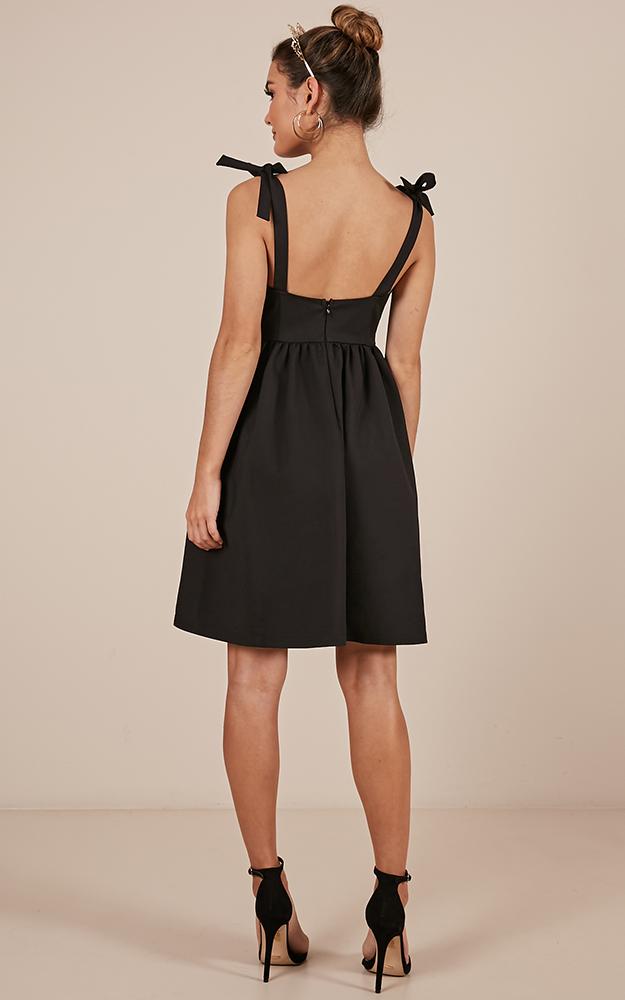 Get The Memo Dress In Black