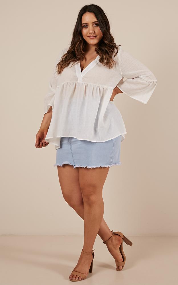 Never Come Back Top In White Linen Look