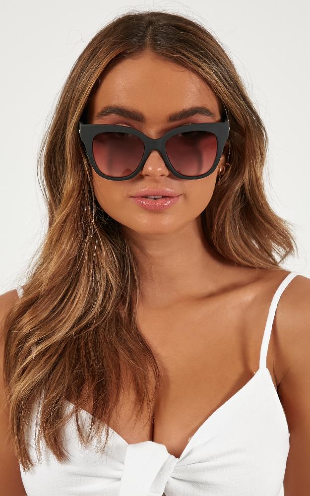 MinkPink - Lucid Sunglasses In Black Rubber