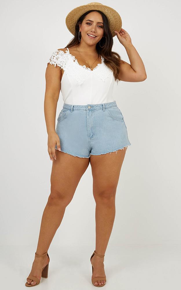 Pretty Little Thing Bodysuit In White Lace