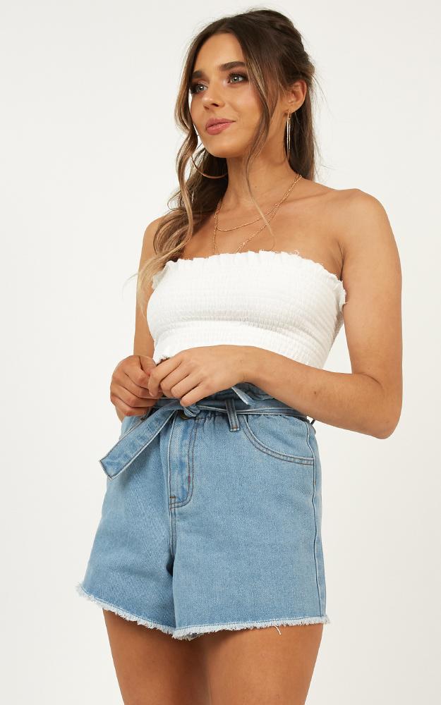 Falling Feeling Denim Shorts In Light Wash