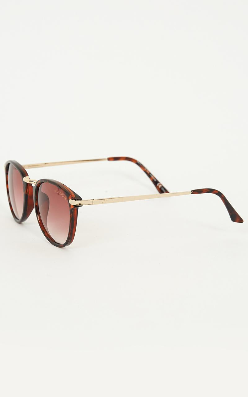 MinkPink - Reality Bites Sunglasses In Tort