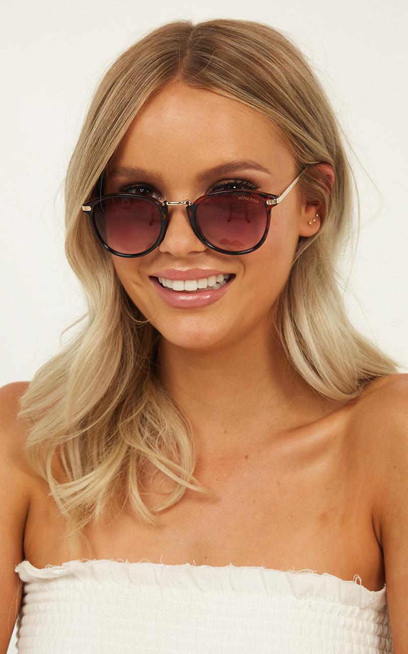 MinkPink - Reality Bites Sunglasses In Tort