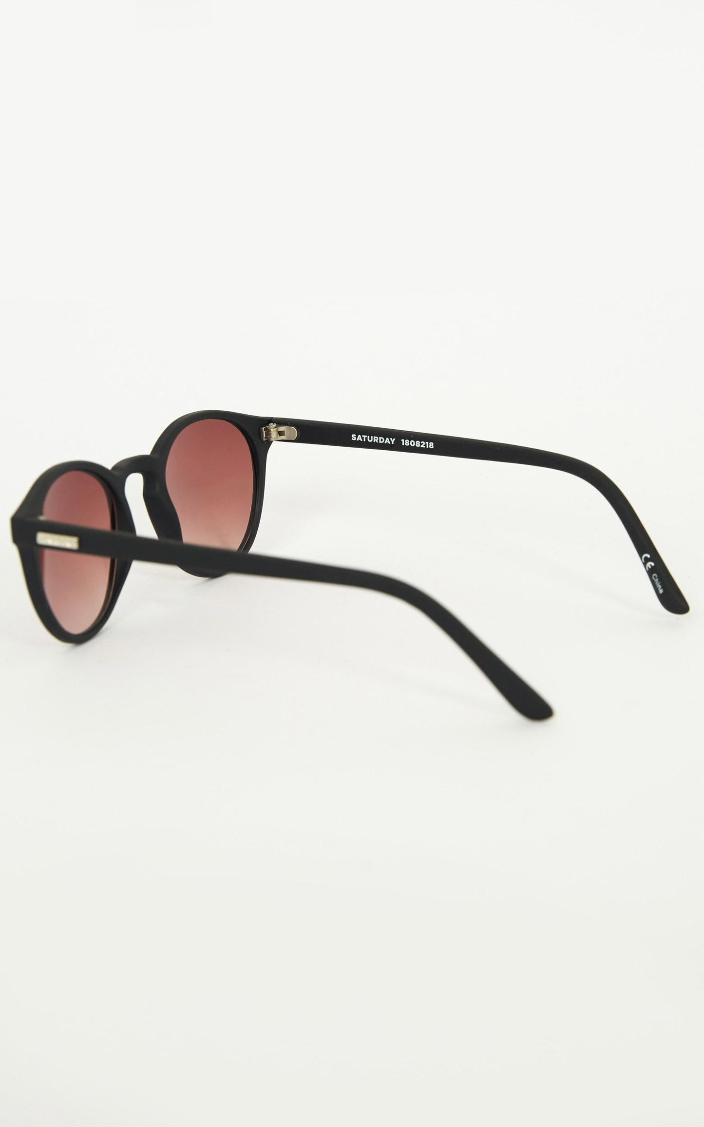 MinkPink - Saturday Sunglasses In Black Rubber