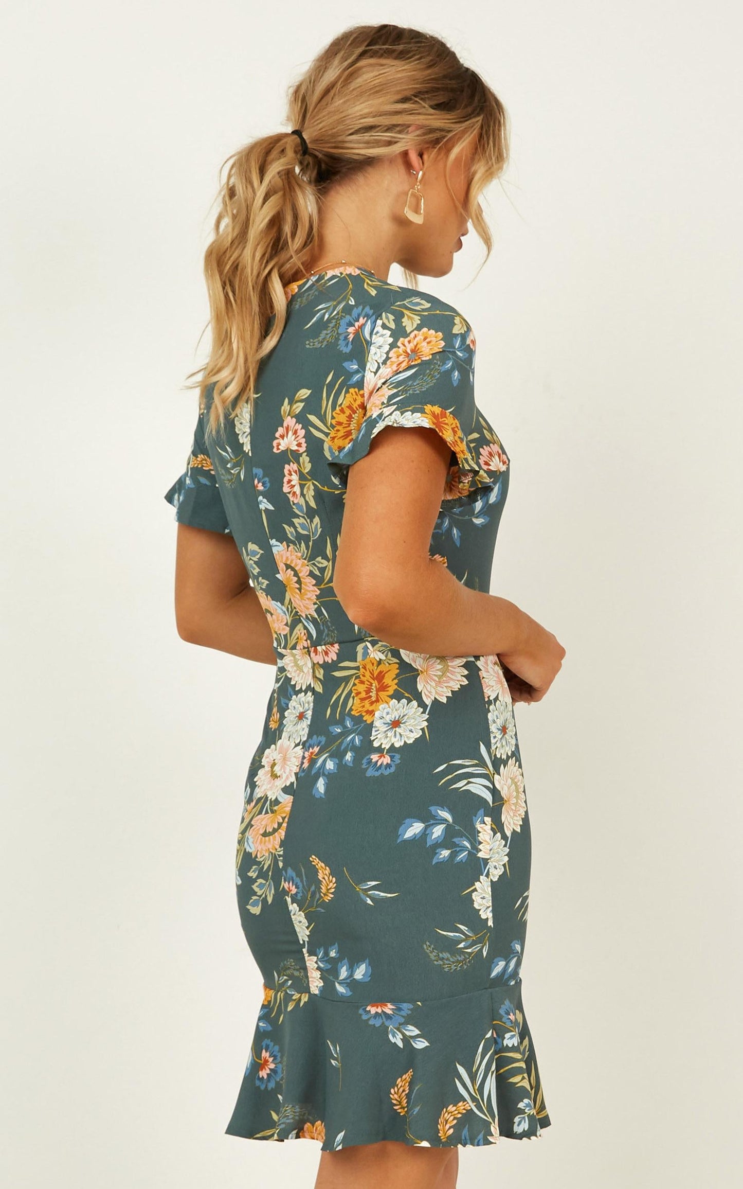 Keep It Calm Dress In Sage Floral