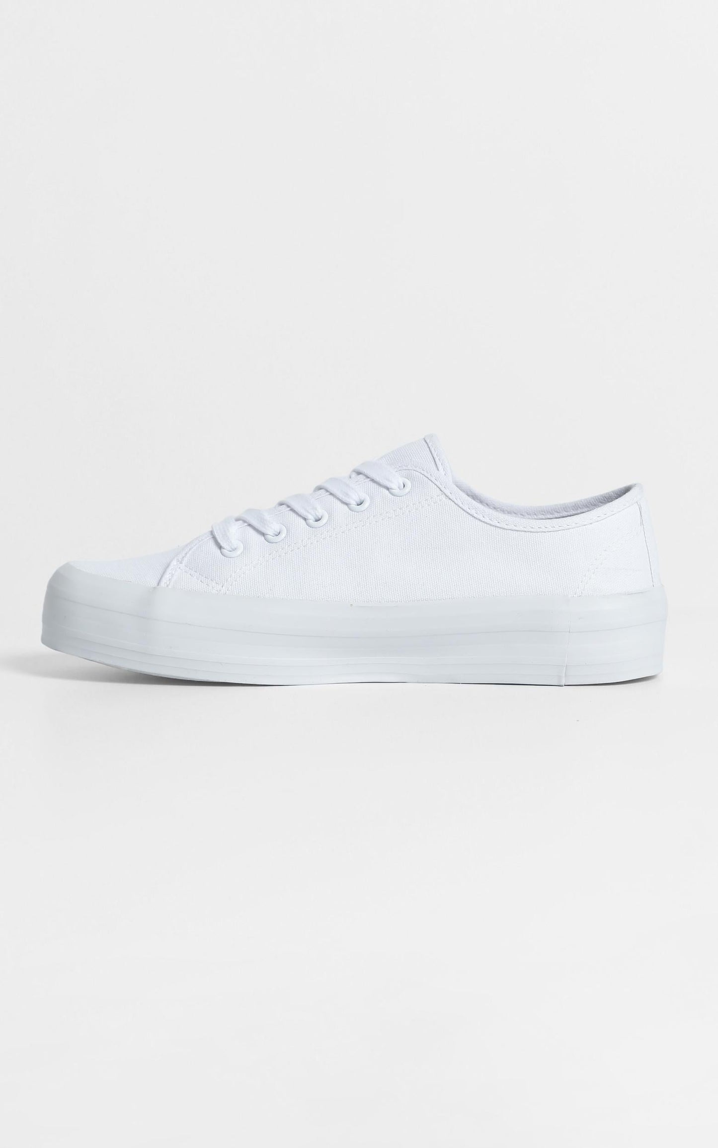 Therapy - Fiasco Sneakers in White Canvas