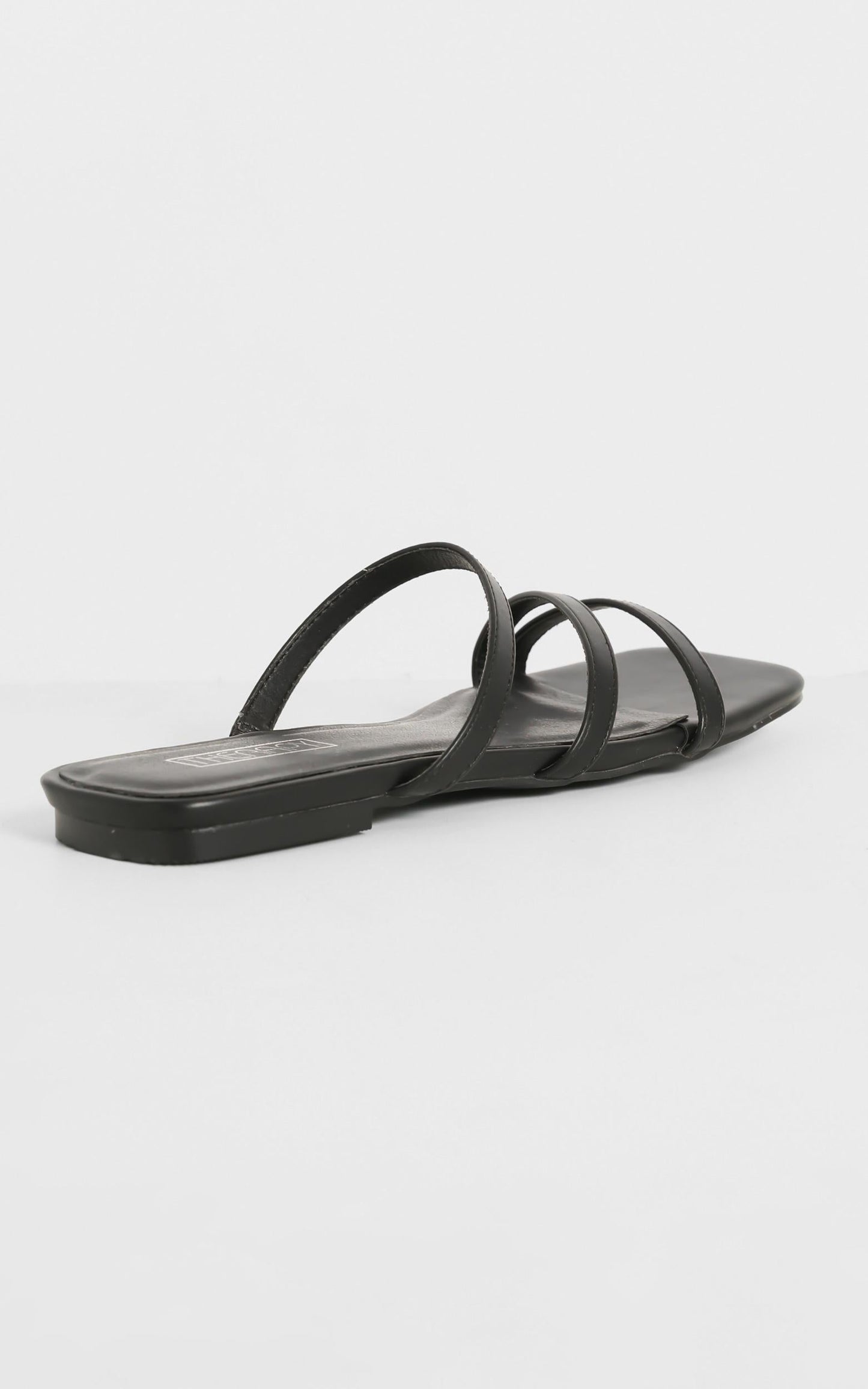 Therapy - Garza Sandals in Black