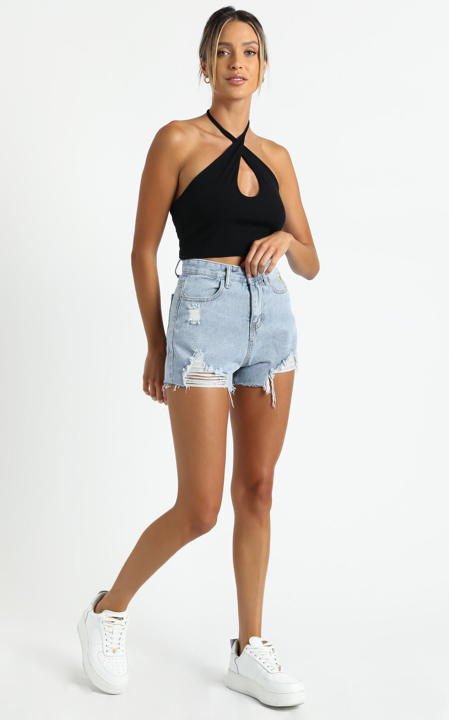 Anja Shorts in Mid Wash