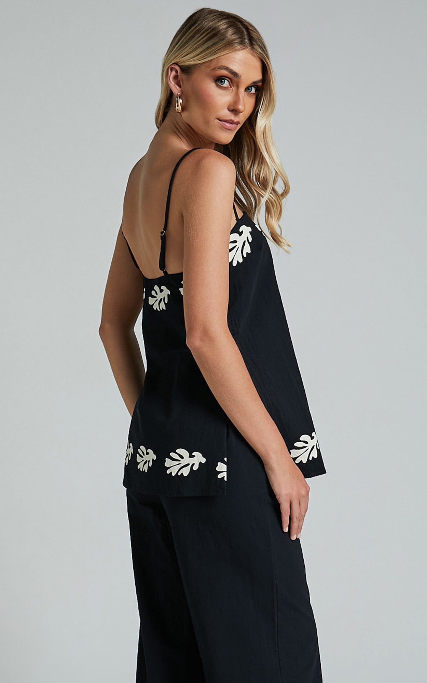 Runaway The Label - Amalia Top in Black/Sand