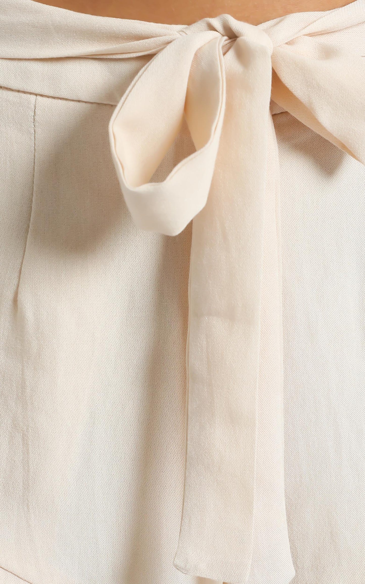Pia Shorts in Beige