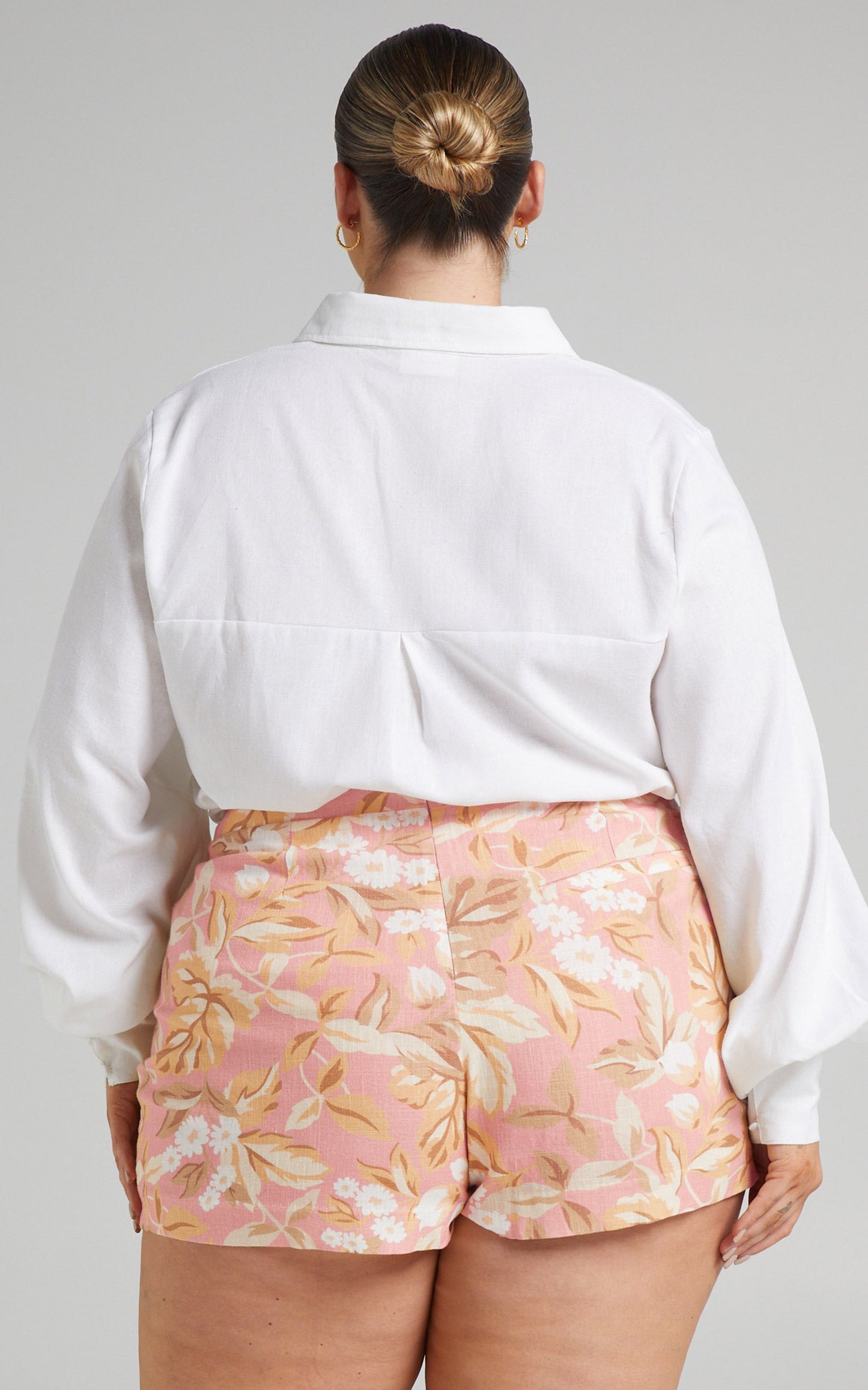Amalie The Label - Abilene Linen Button Waist Tailored Shorts in Pink Floral