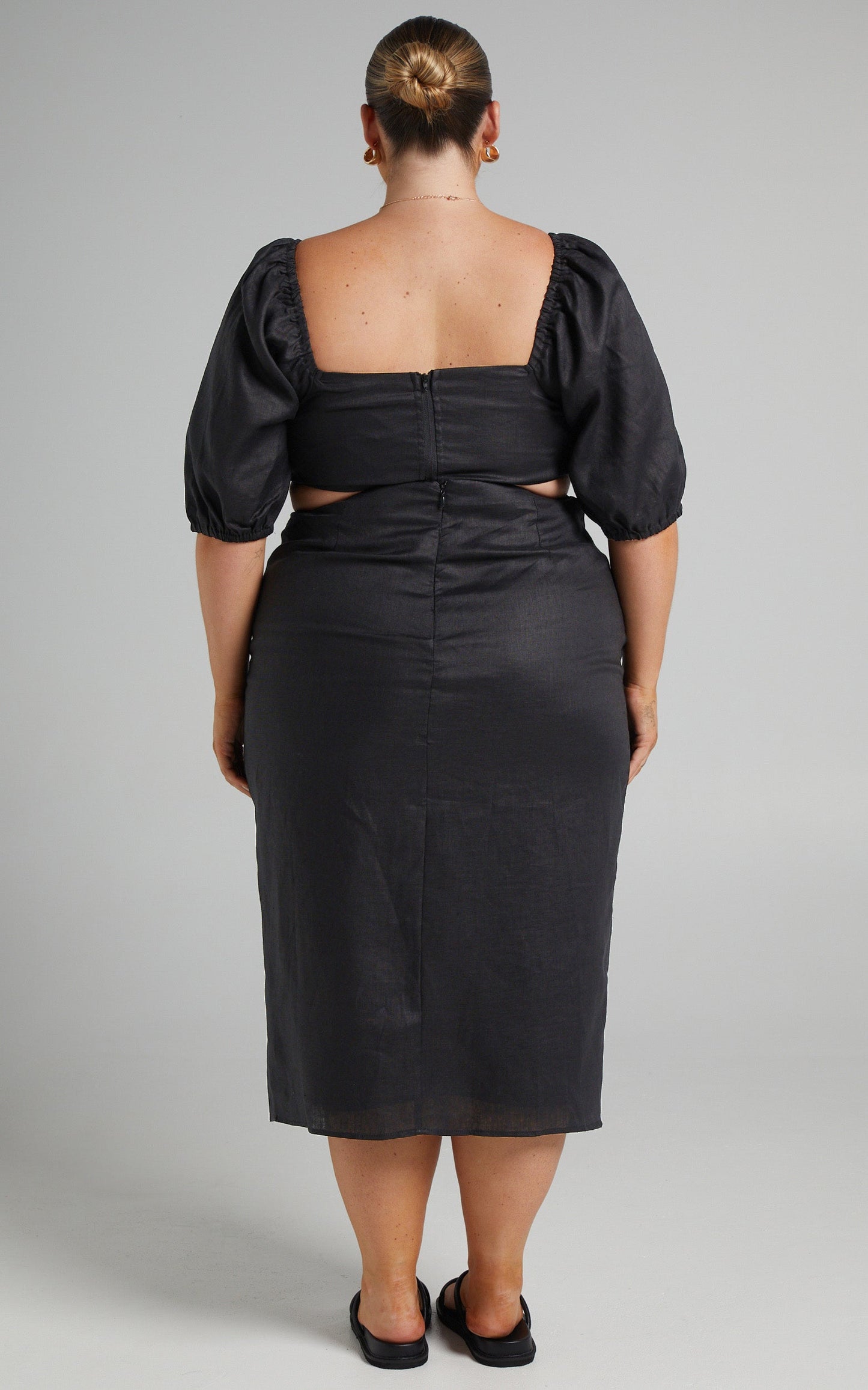 Amalie The Label - Amabel Linen Crop Top and Midi Skirt Two Piece Set in Black
