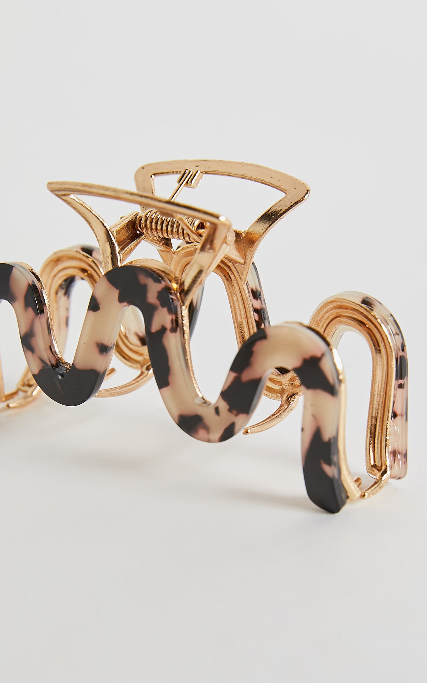 Lyrine Hair Clip in Tort and Gold