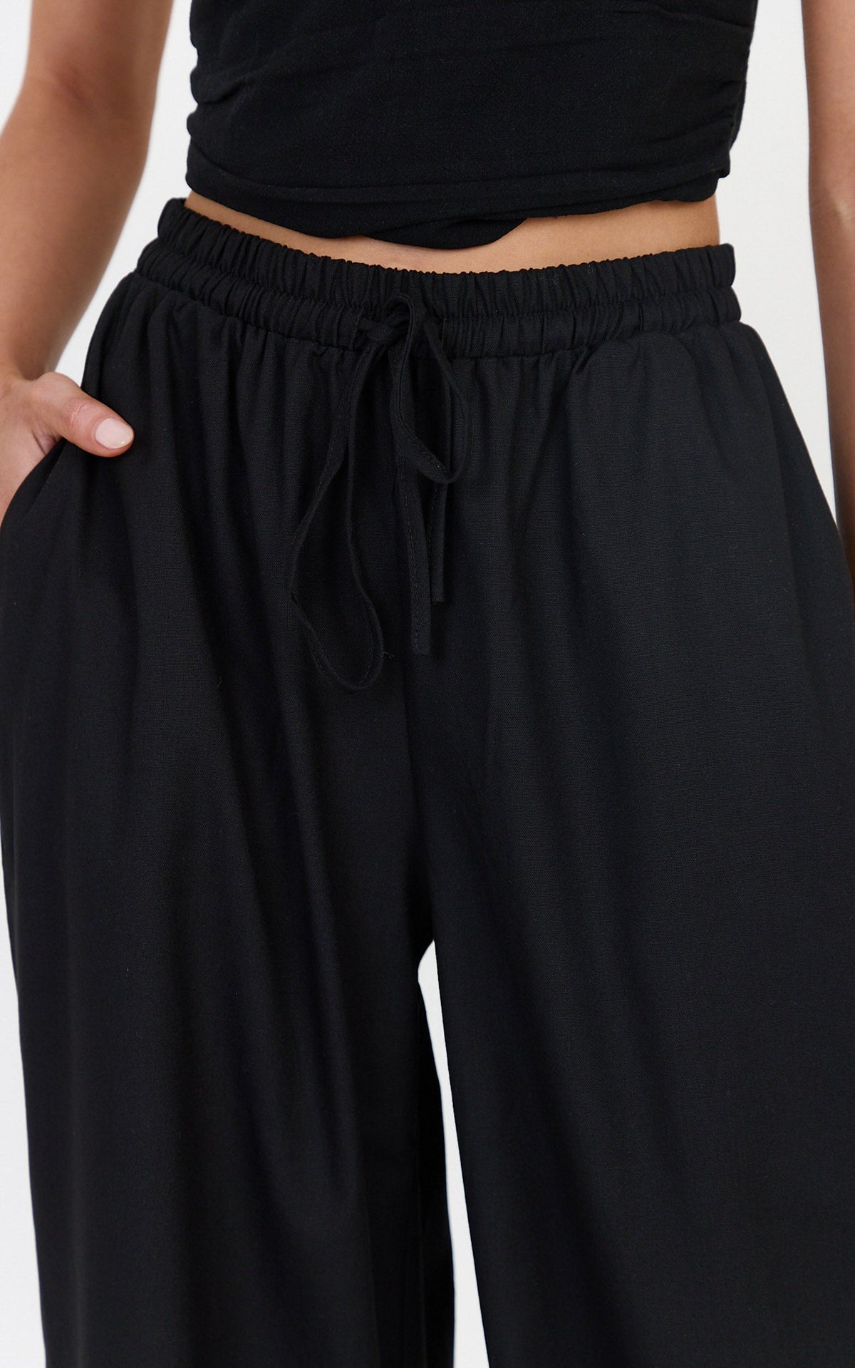 Vivienne Hose – Weite Leinenhose in Schwarz