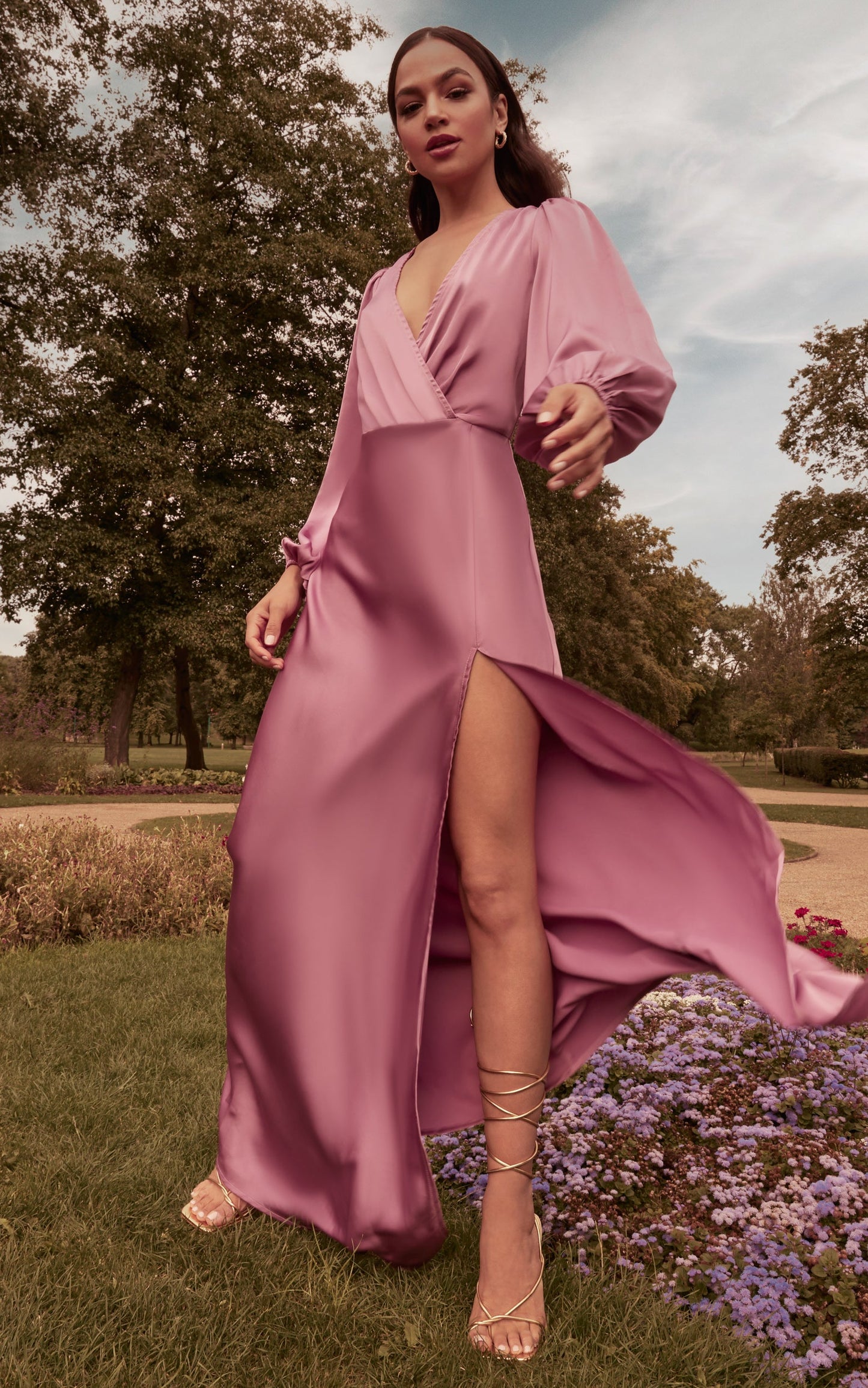 Wellah Maxi Dress - Balloon Sleeve Thigh Split V Neck Satin Dress in Orchid