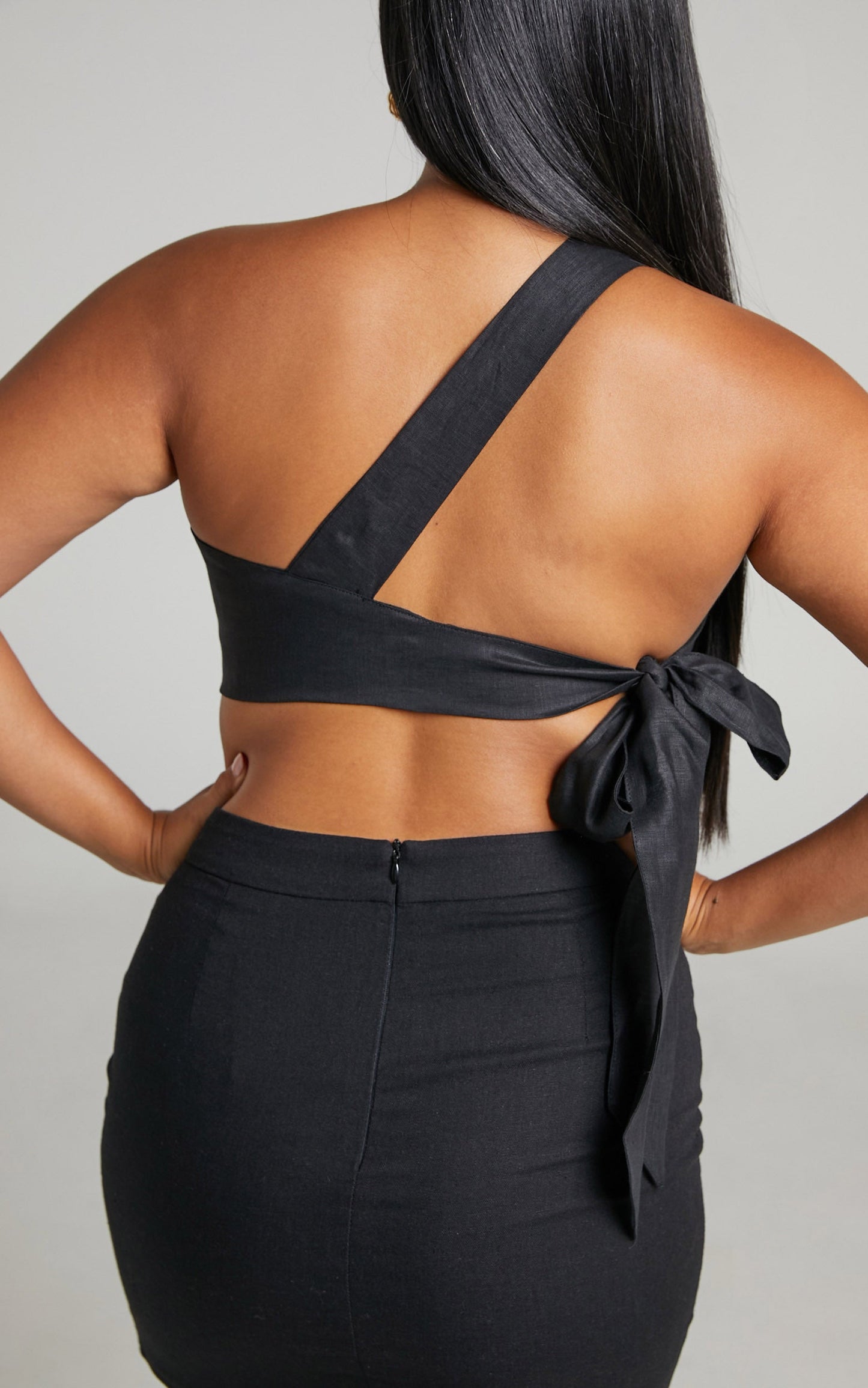 Amalie The Label - Lizzi Linen One Shoulder Tie Back Crop Linen Top in Black