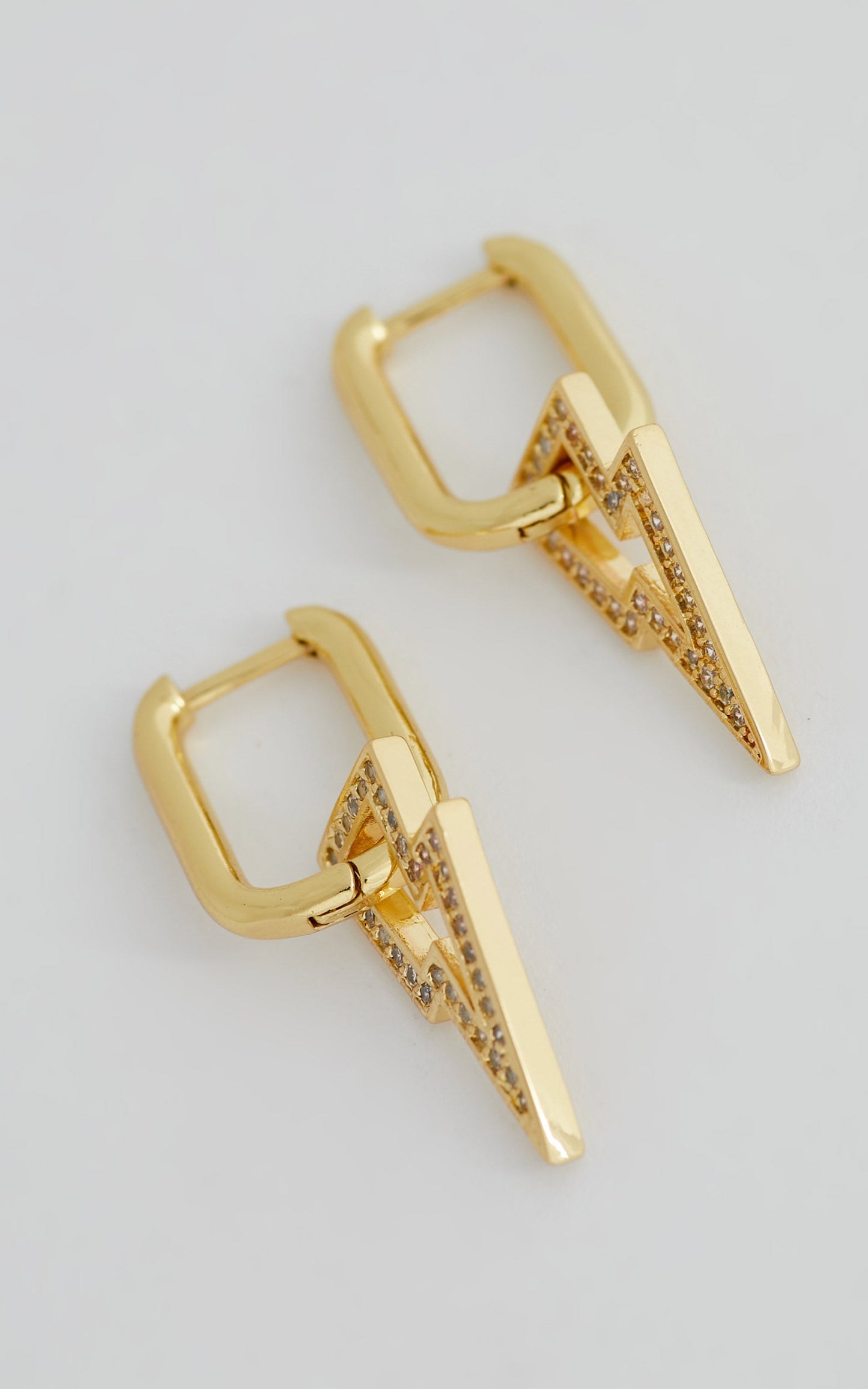 Jourdaine Lightning Bolt Hoop Earrings in Gold