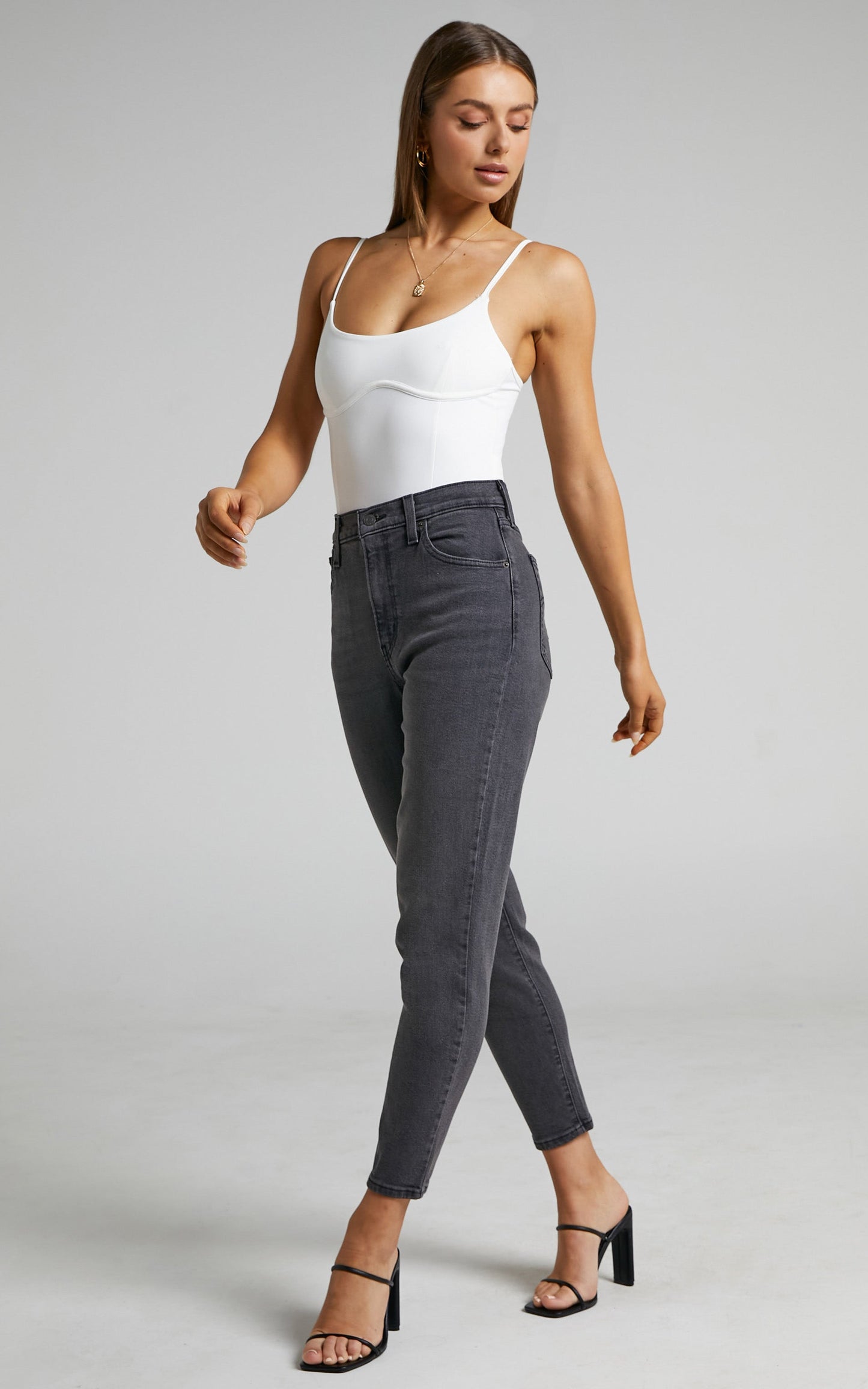 Levi's - High Waisted Mom Jean in Say No Go