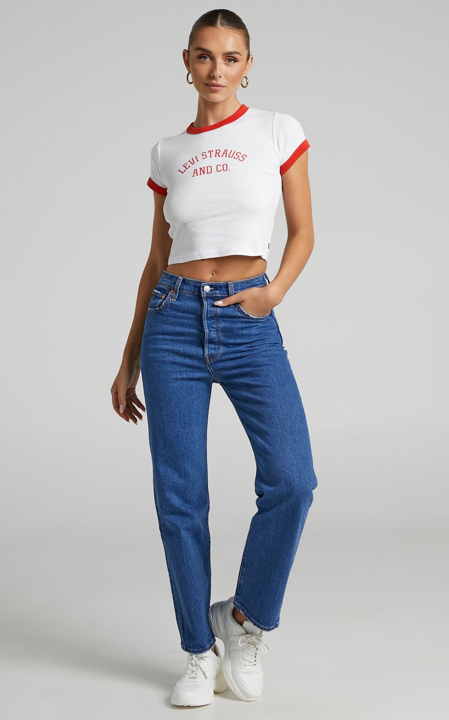 Levi's - Logo Ringer Cropped Tee in VARSITY WHITE  / VALIANT POPPY RIB