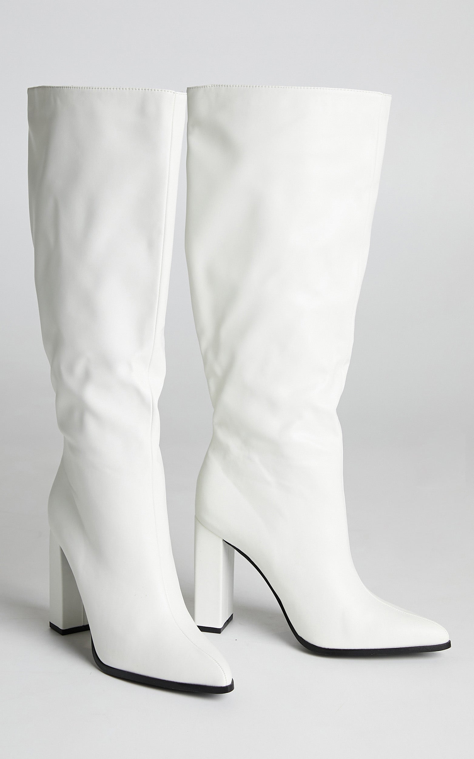 Public Desire - Posie Knee High Boots in White
