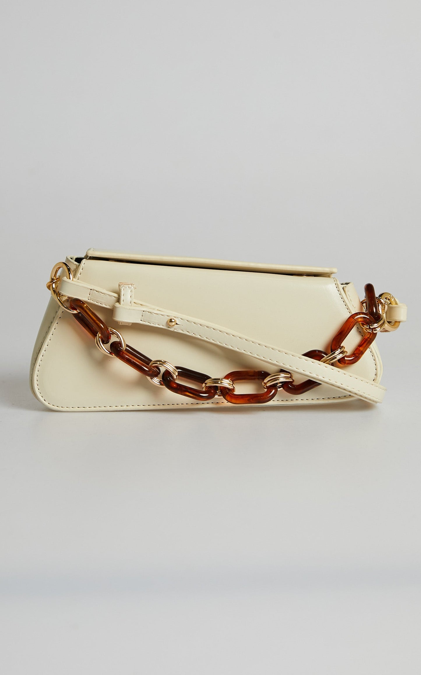 Shailene Chunky Chain Shoulder Bag in White