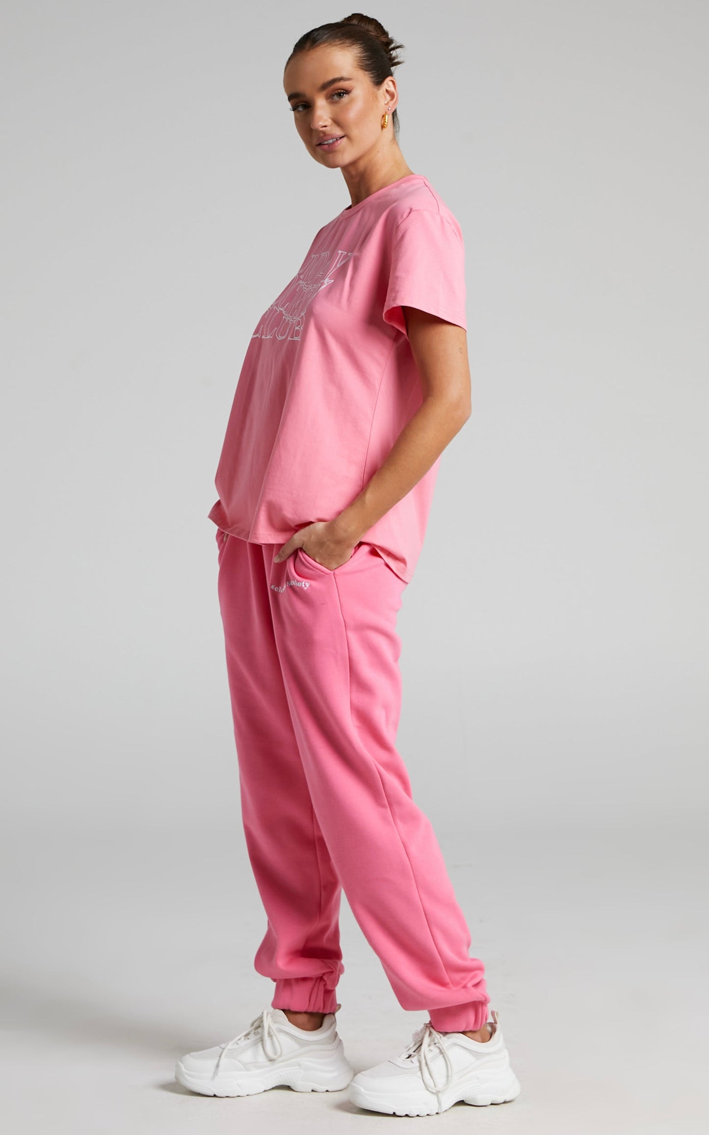 Sunday Society Club - Logo T-Shirt in Pink