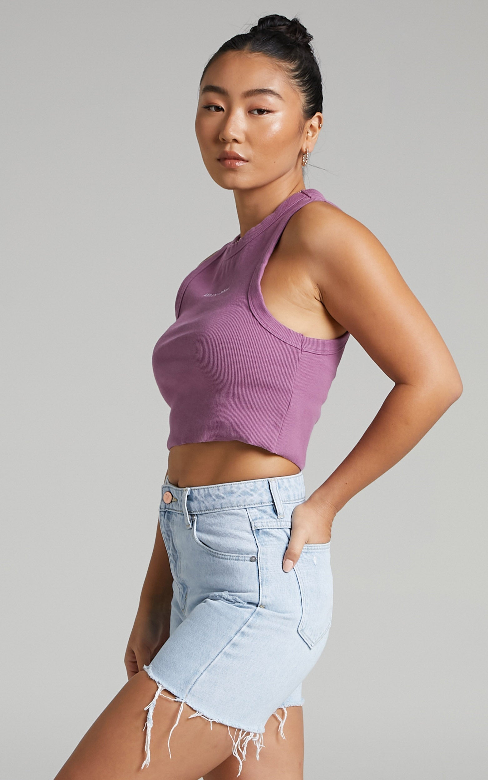 Abrand - A Heather Singlet in Violet