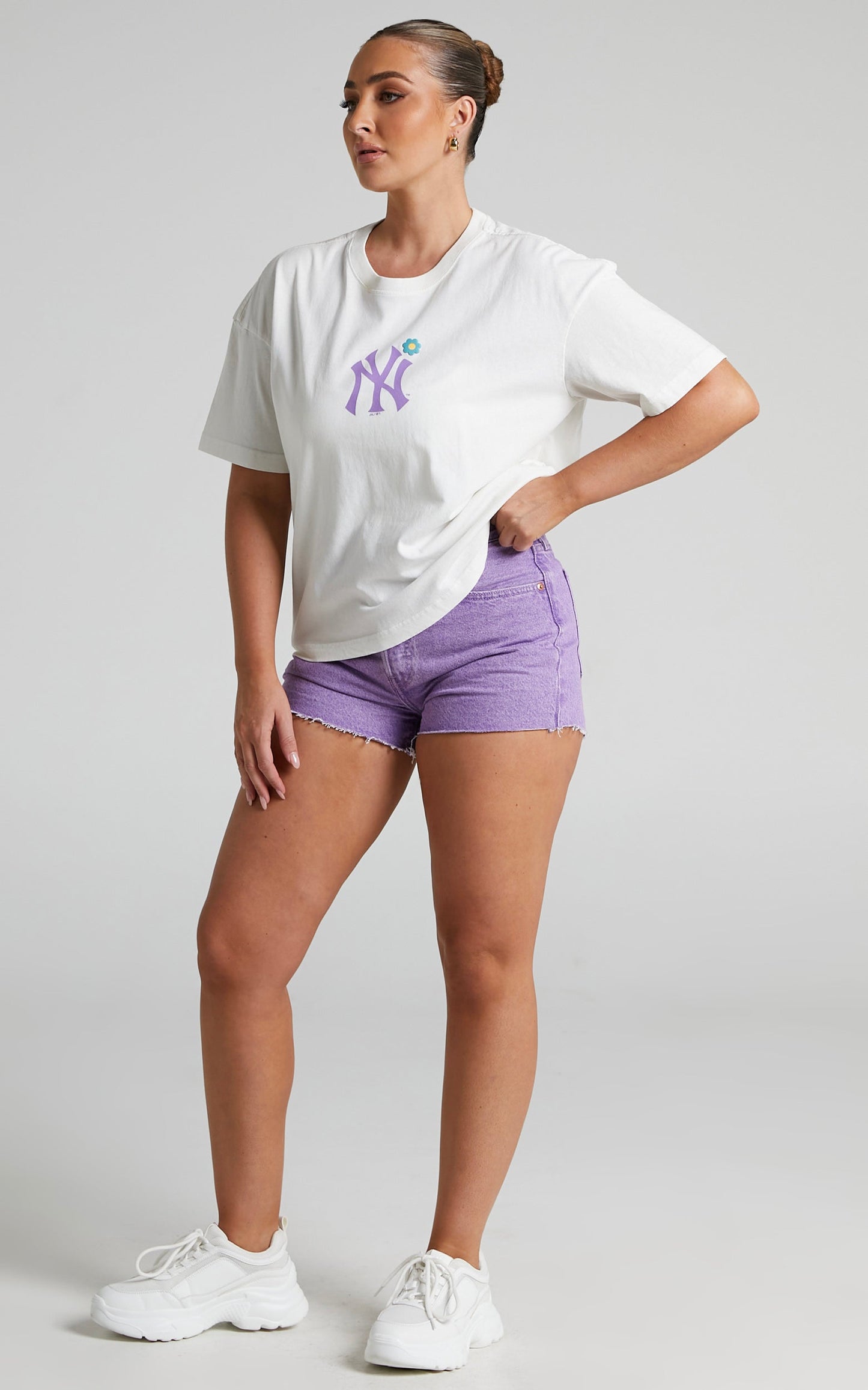 Majestic - Yankees Bespoke Boxy Tee in Vintage White