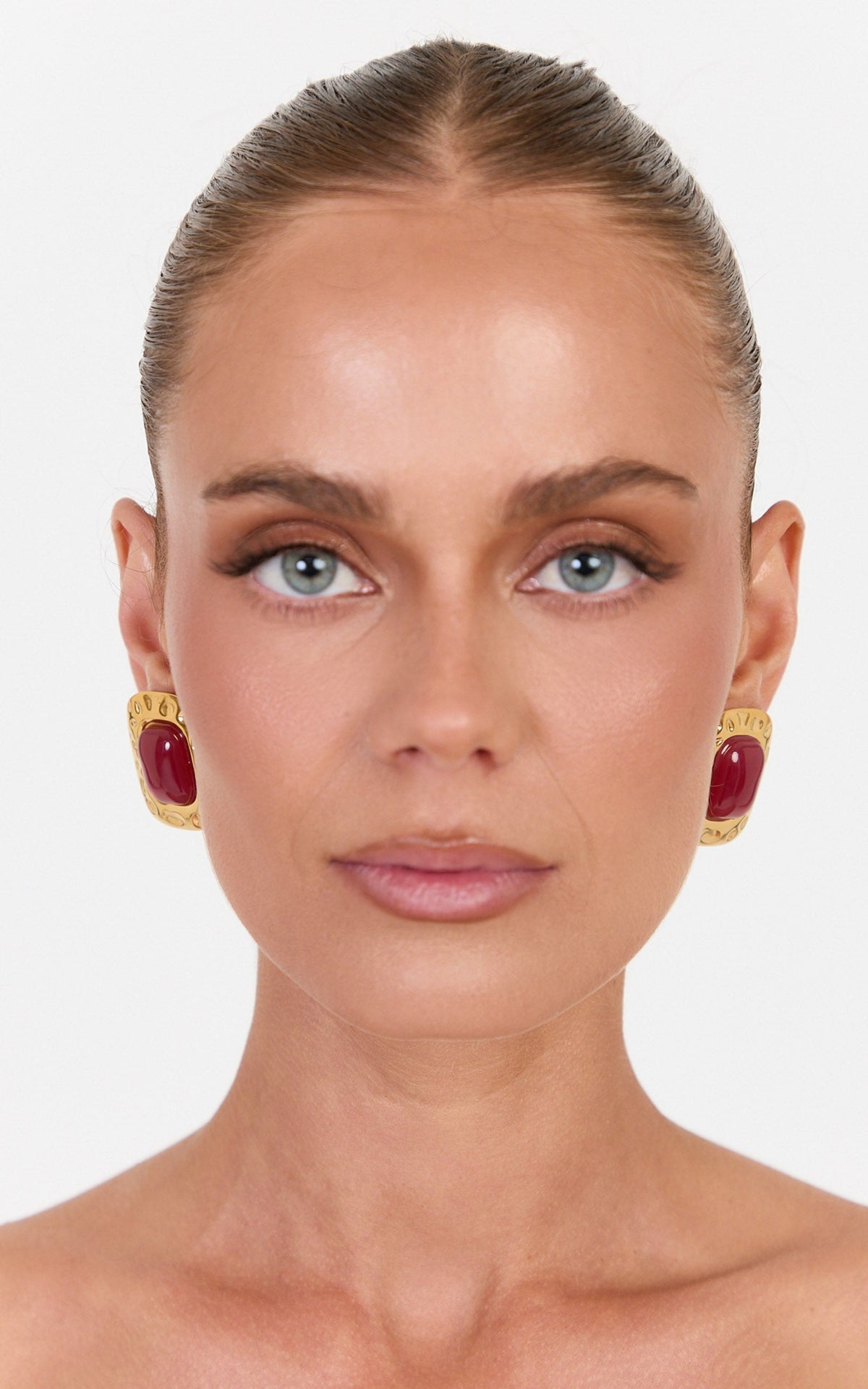 Cleo Earrings - Square Stud Earrings in Gold Plated 18k - Red
