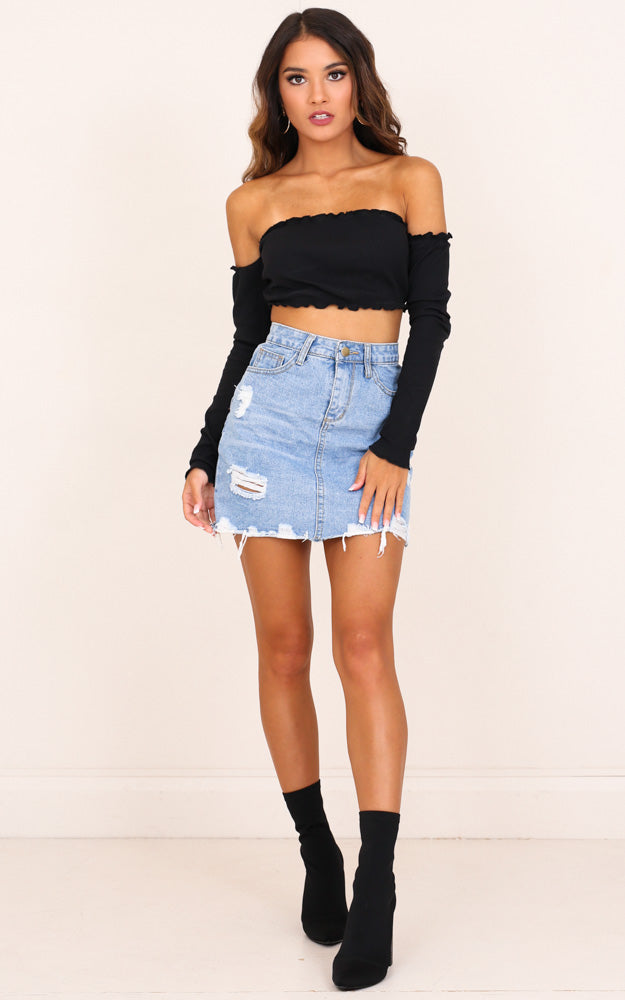 Hypnotized Crop Top In Black