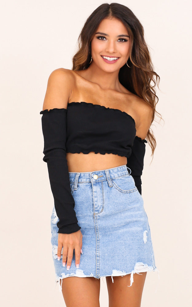 Hypnotized Crop Top In Black
