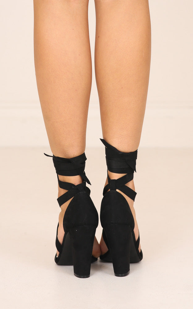 Lipstik - Gael Heels In Black Micro