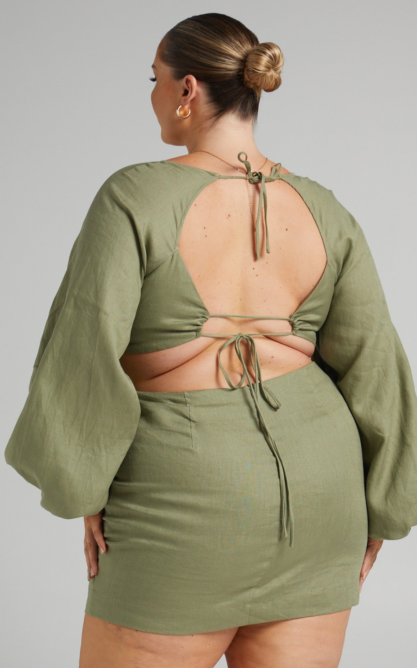 Amalie The Label - Aileen Linen Balloon Sleeve Cut Out Mini Linen Dress in Sage
