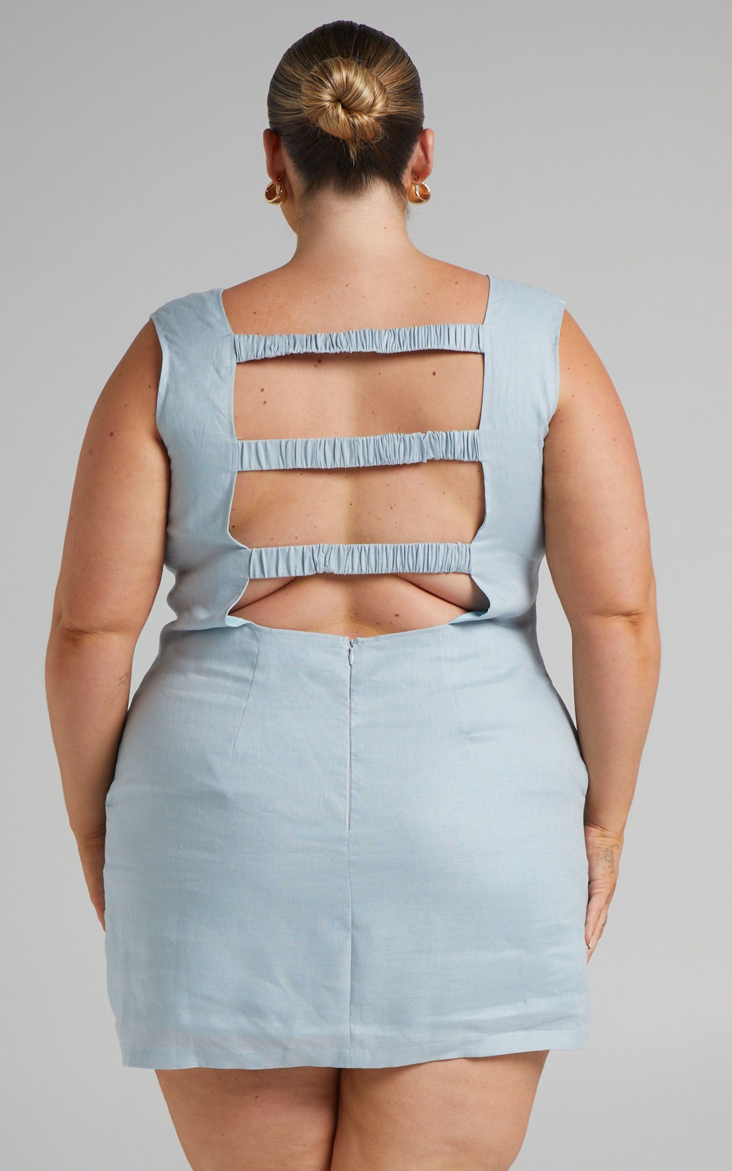 Amalie The Label - Leccia Linen Elastic Strap Shift Mini Dress in Dusty Blue