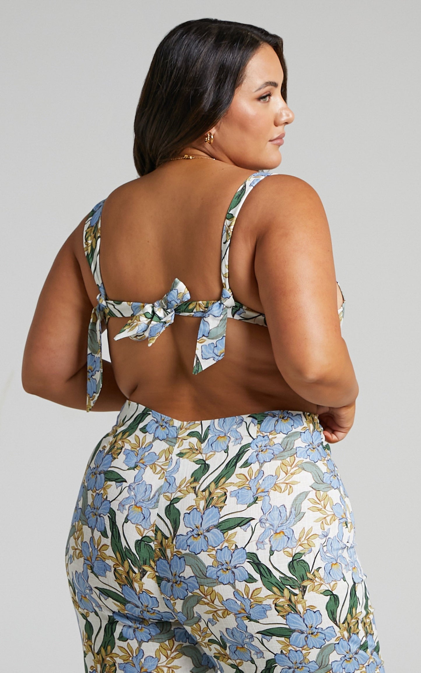Amalie The Label - Benita Linen Blend Knot Detail Tie Back Micro Crop Top in Iris Floral