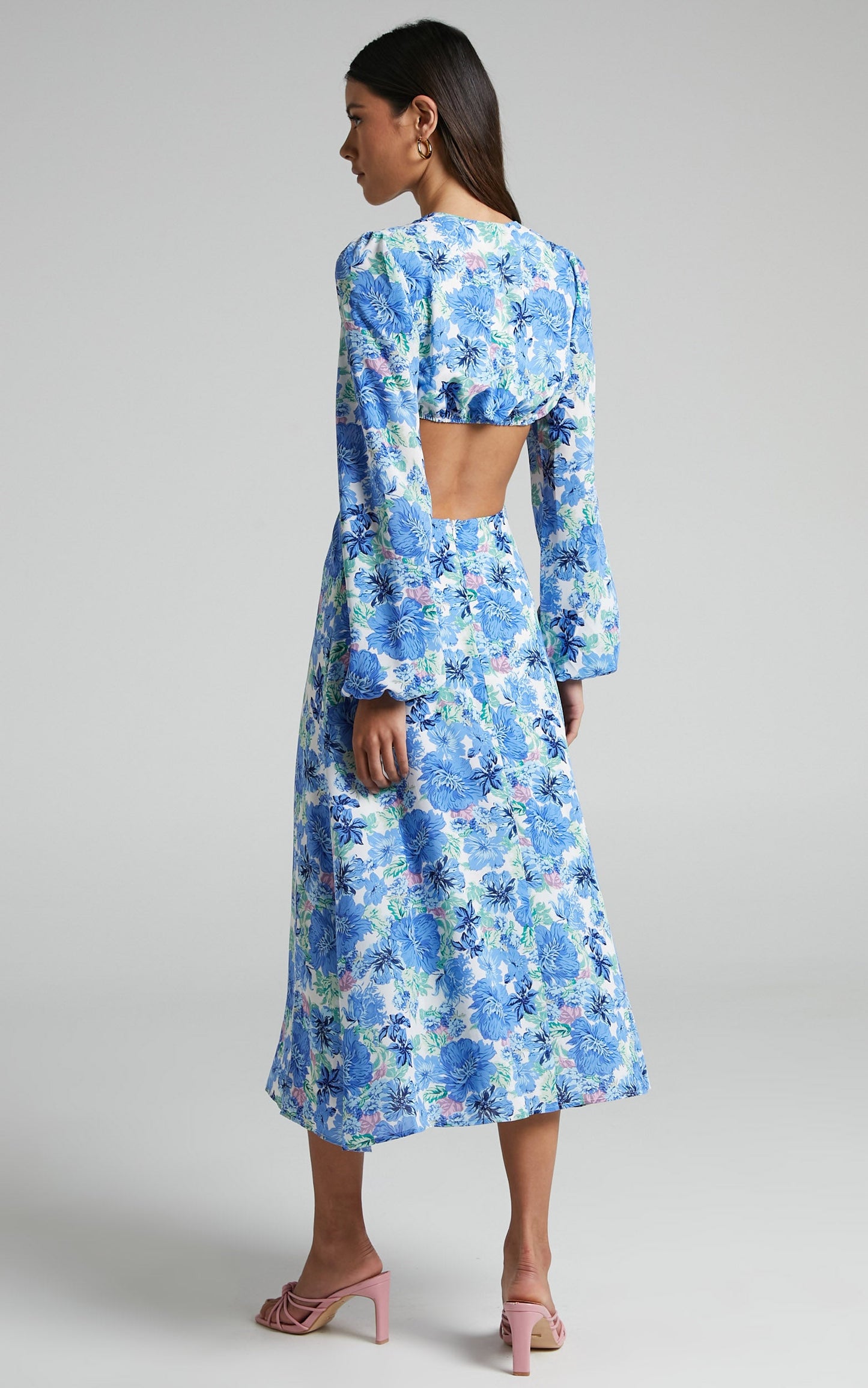 Geneve Ring Cut Out Long Sleeve Midi Dress in Geneve Blue Floral