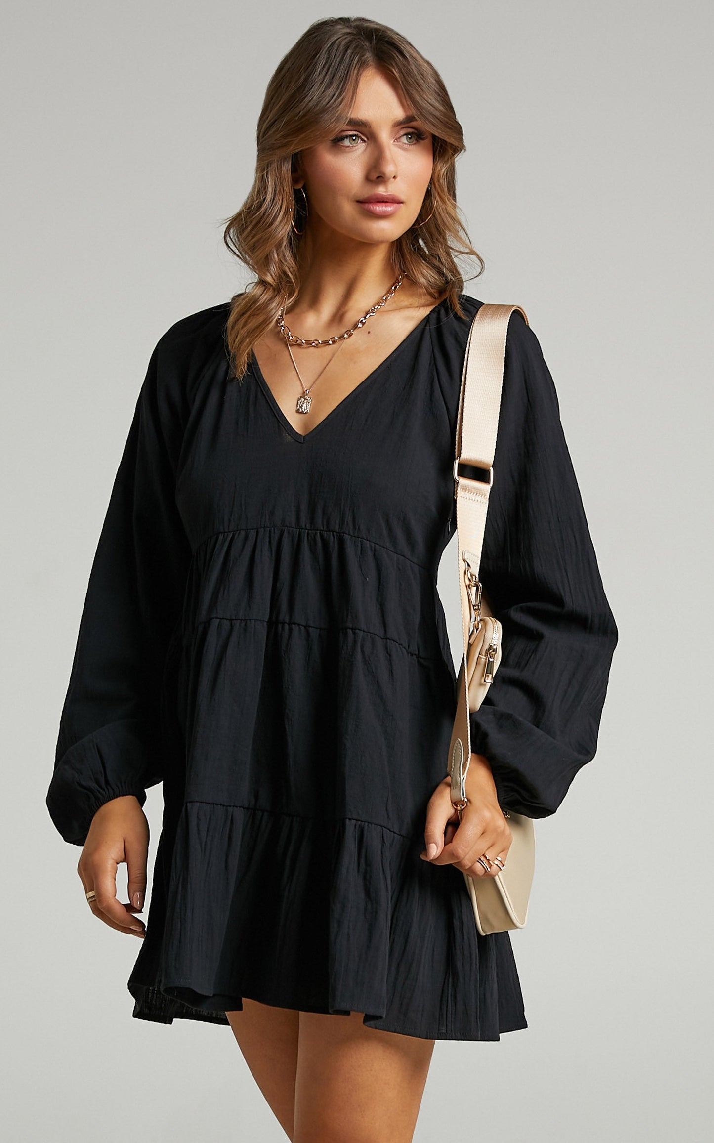 Harriette Tiered Long Sleeve Mini Shift Linen Blend Dress in Black