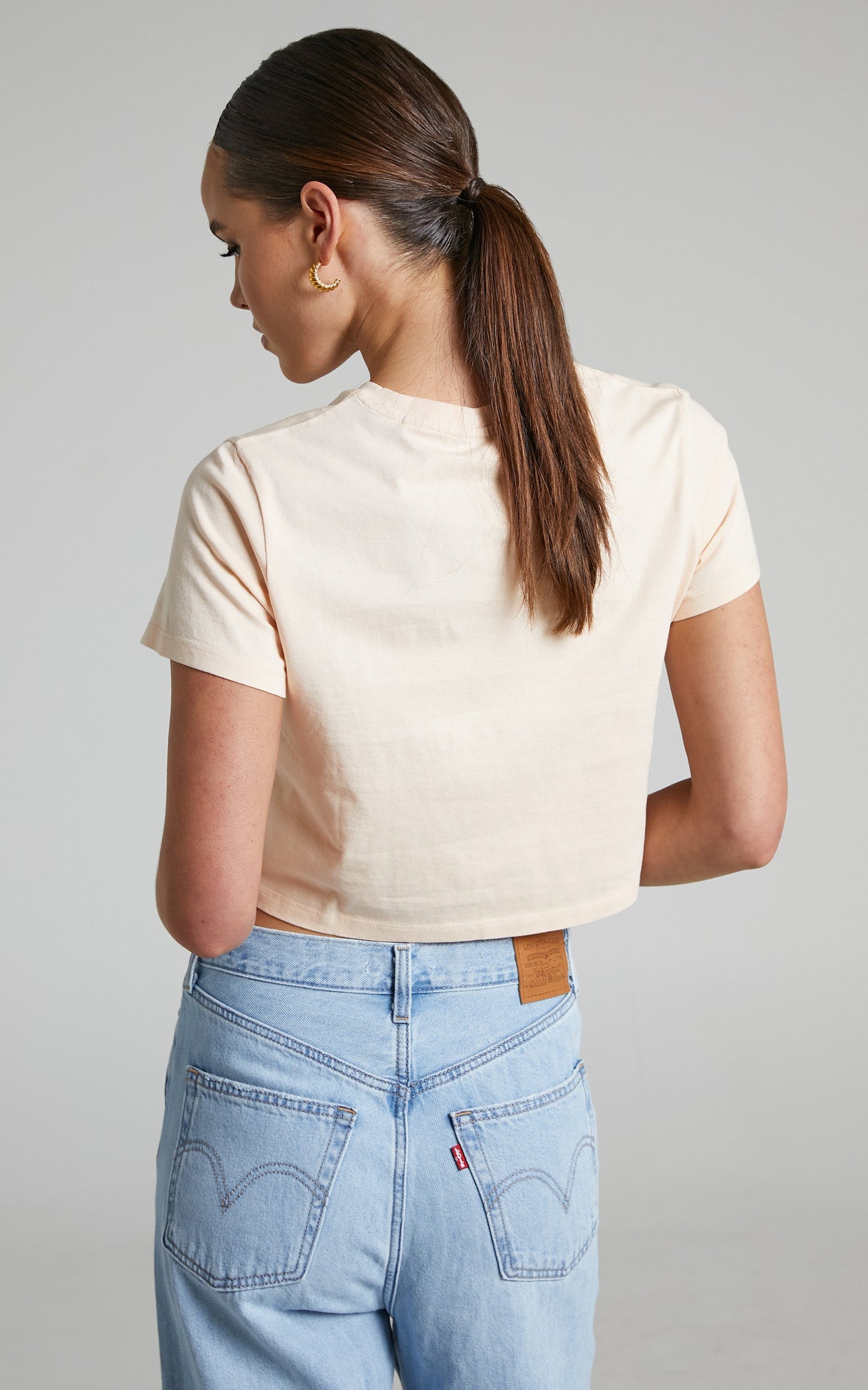 Levi's - Handrawn Daisy Cropped Jordie Tee in Peach Puree