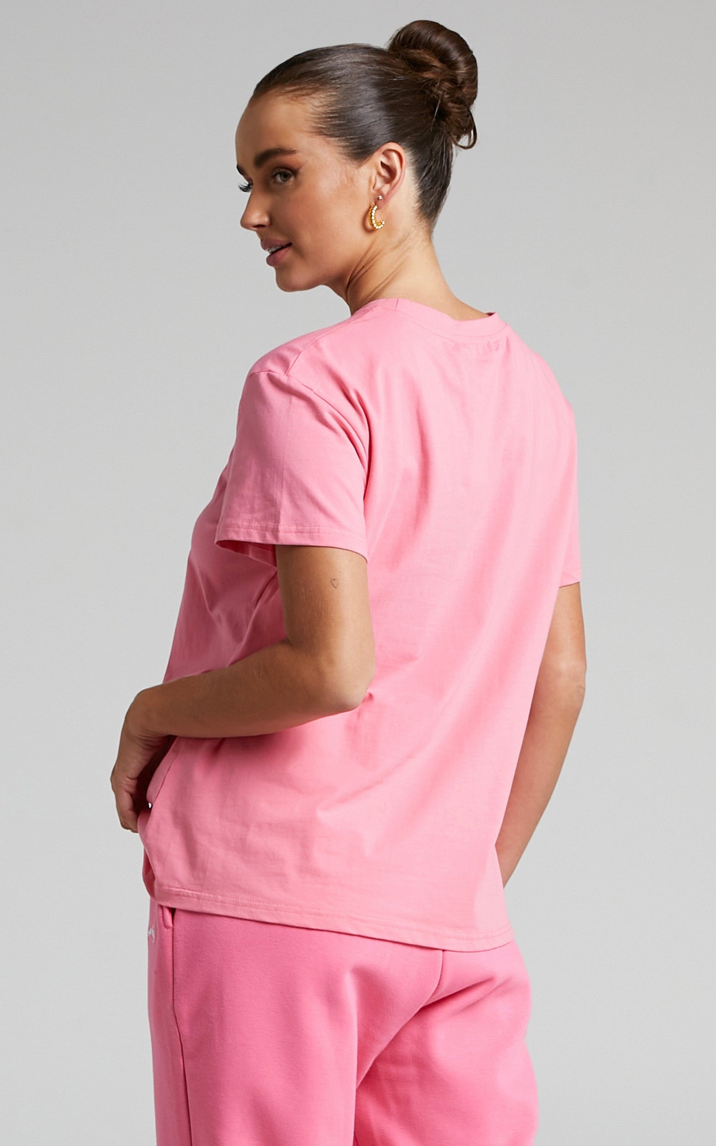 Sunday Society Club - Logo T-Shirt in Pink