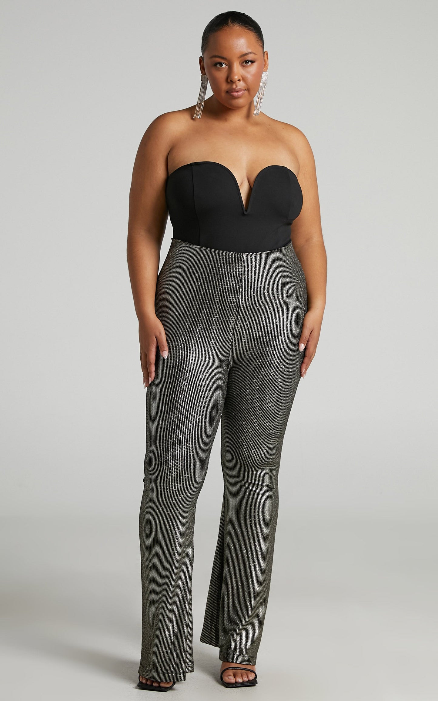 Zillah Strapless Sweetheart Plunge Neck Bodysuit in Black