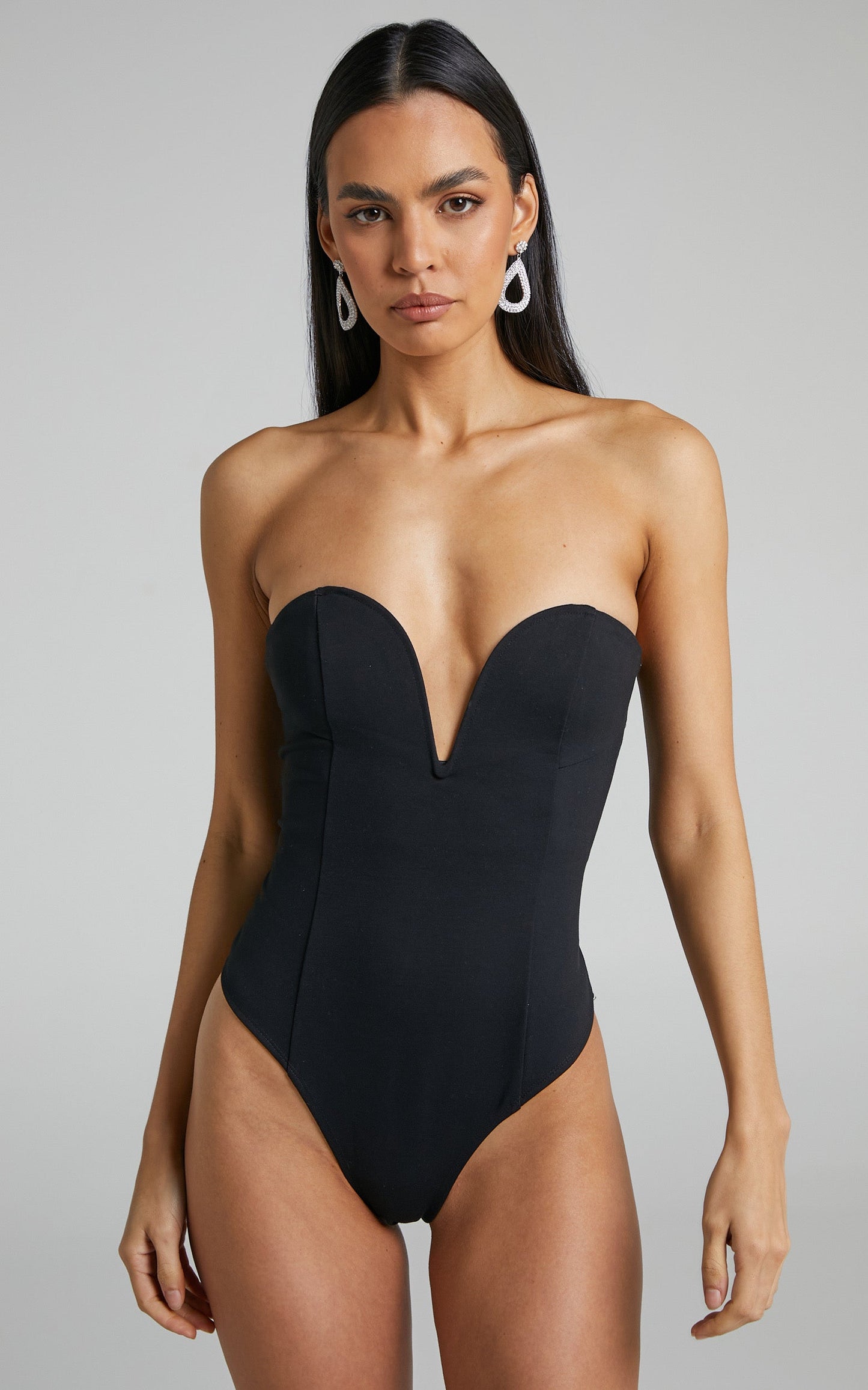 Zillah Strapless Sweetheart Plunge Neck Bodysuit in Black