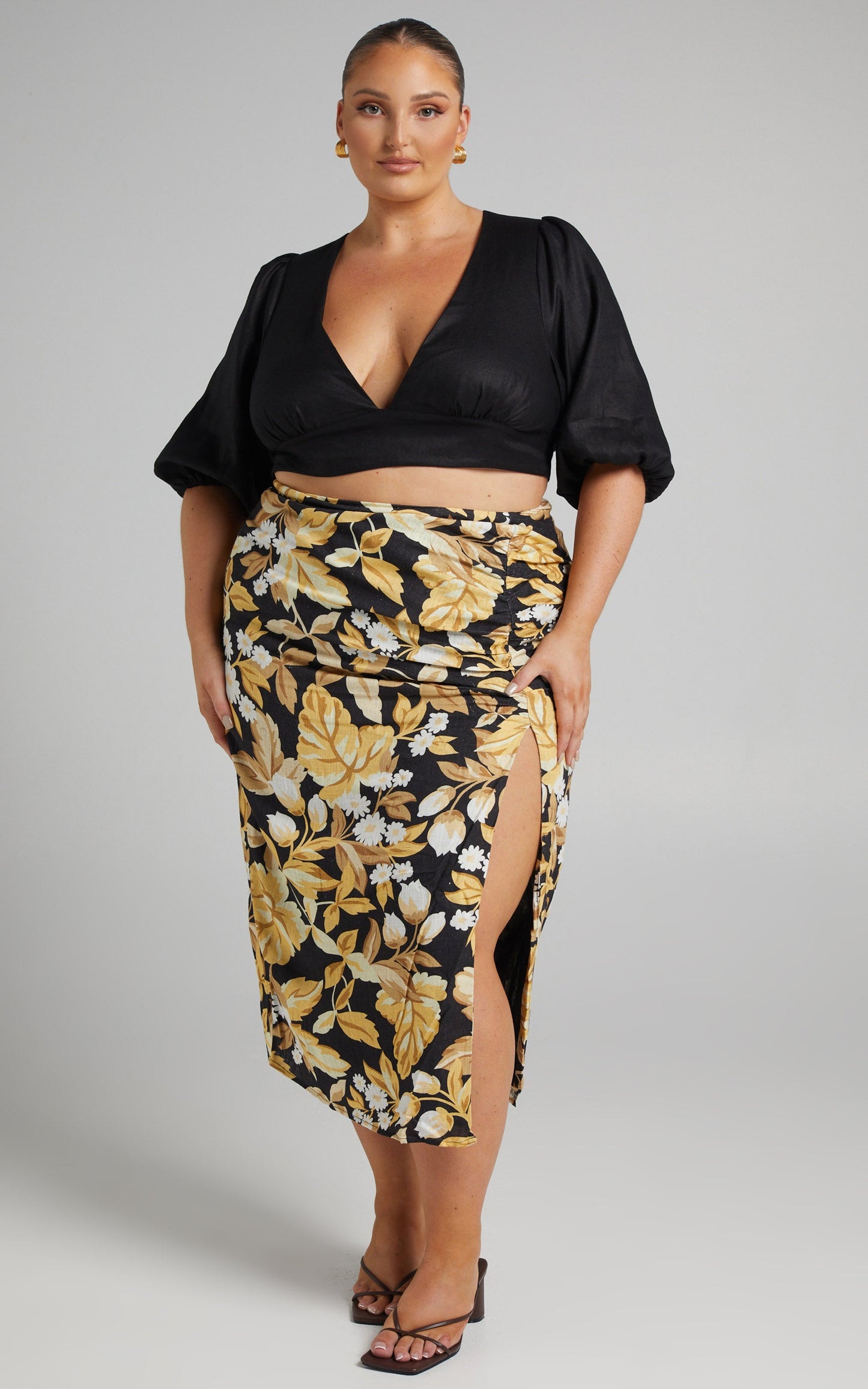Amalie The Label - Bethy Linen Balloon Sleeve Crop Linen Top in Black