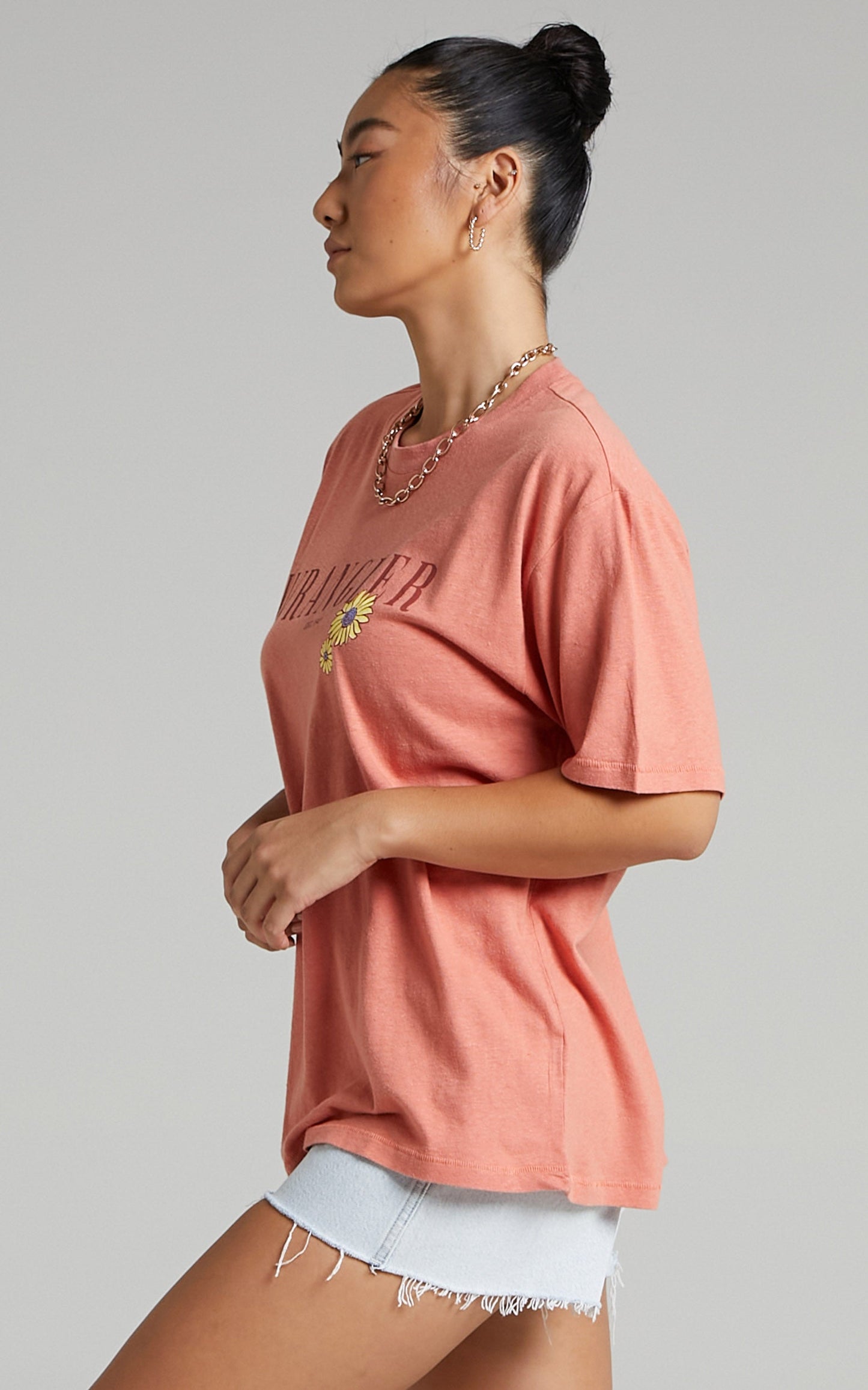 Wrangler - Daisy Logo Tee in Terracota