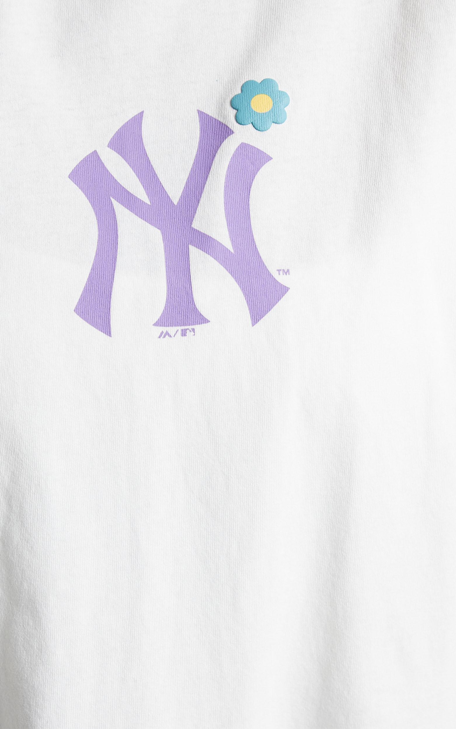 Majestic - Yankees Bespoke Boxy Tee in Vintage White