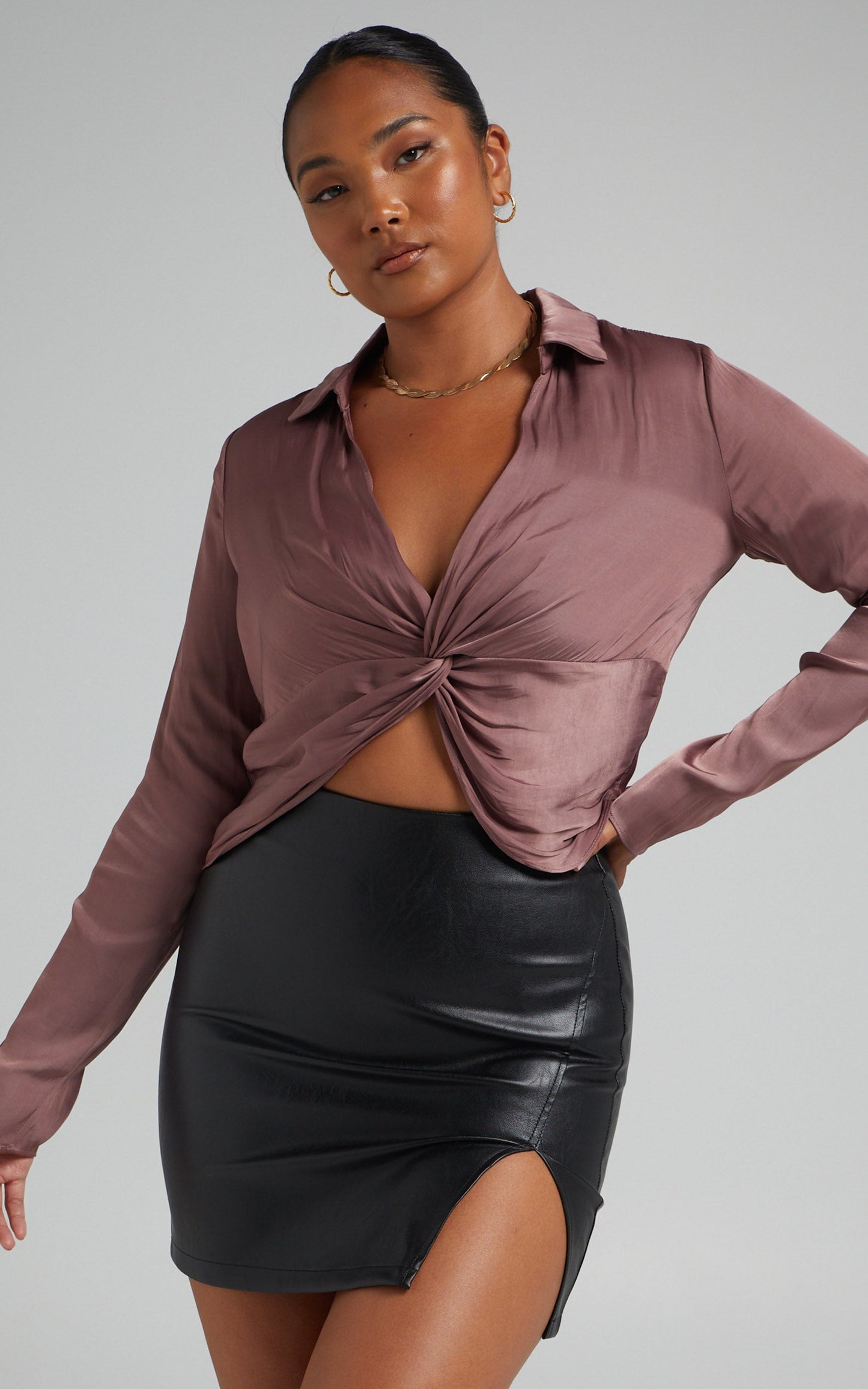 Elexis Top - Twist Front Long Sleeve Top in Mushroom