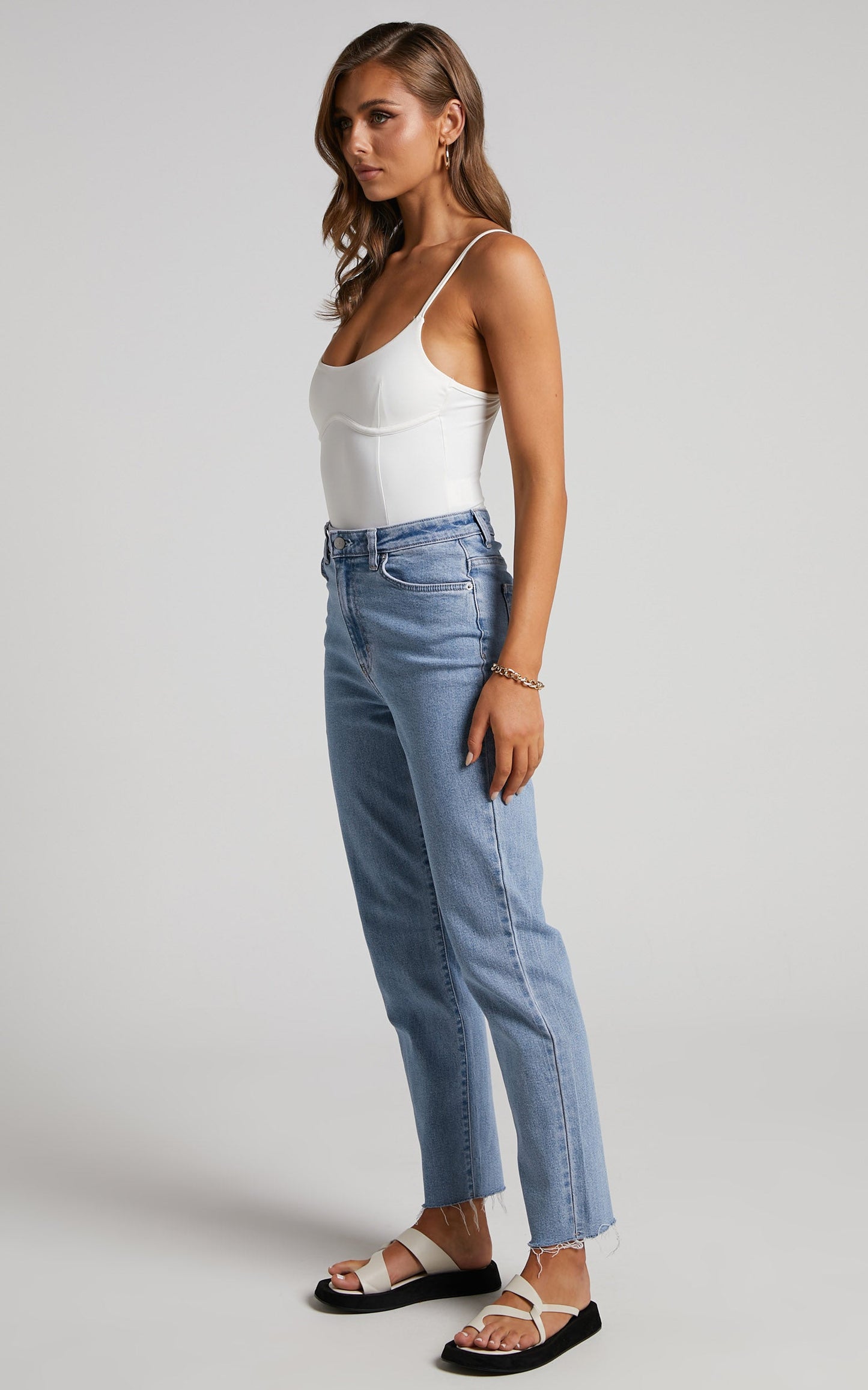 Riders - Hi Mom Denim Jeans in Whisper Blue