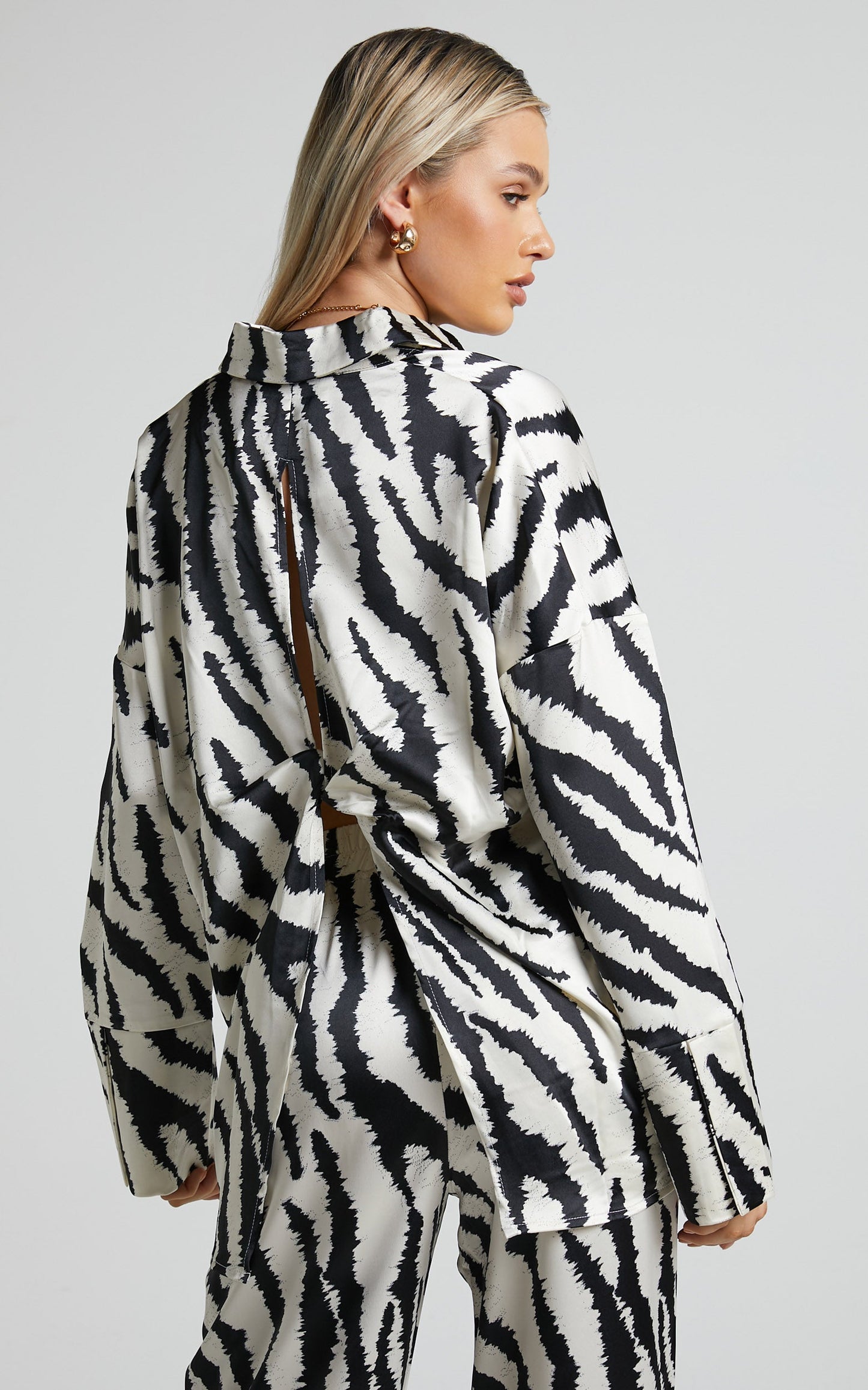 4th & Reckless - Inez Shirt in Navy Zebra