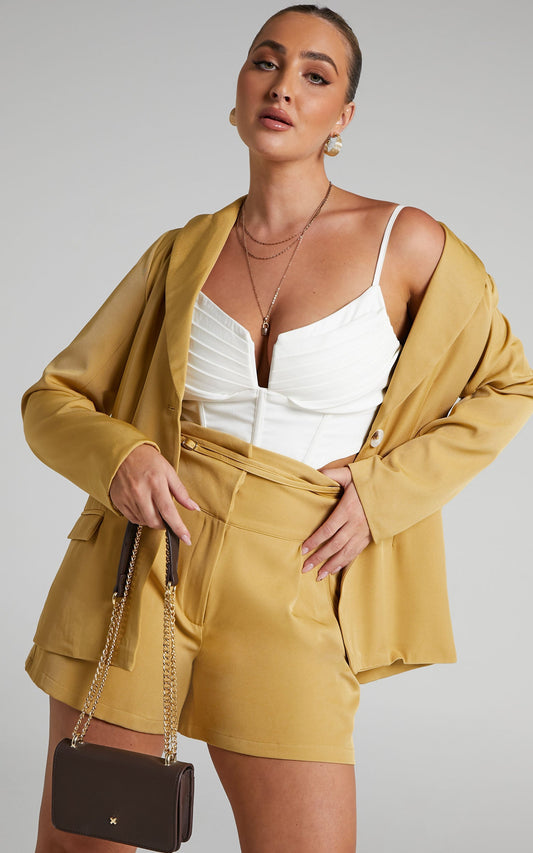 4th & Reckless - Tamiko Short in Yellow