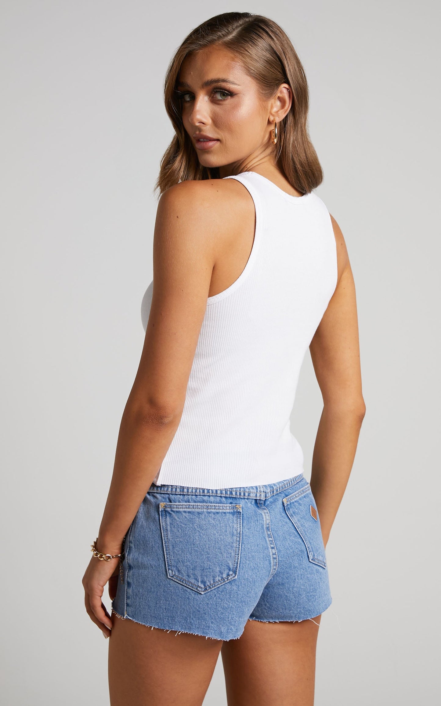 Abrand - A '99 Low Denim Short in MID BLUE